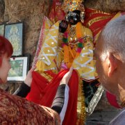 Дерево желаний. Помогает найти своего суженого.
